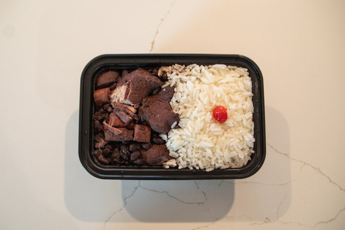 Opção 05 - Feijoada da Chefe (Acompanha Arroz)