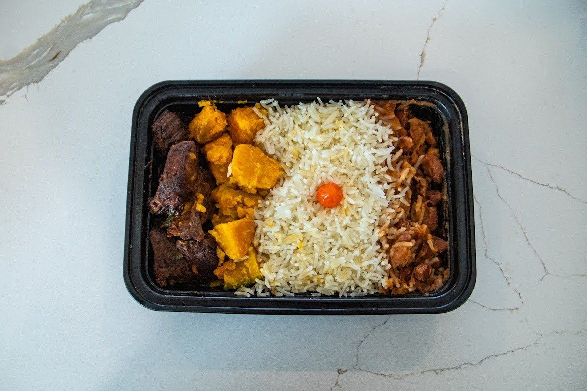 Opção 04 - Carne Cozida, Arroz, Feijão e Abóbora Cozida