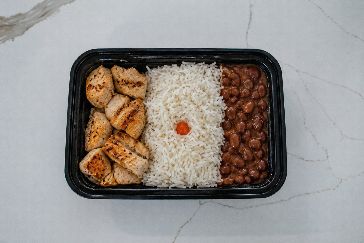 Opção 02 - Arroz, Feijão e Frango Grelhado